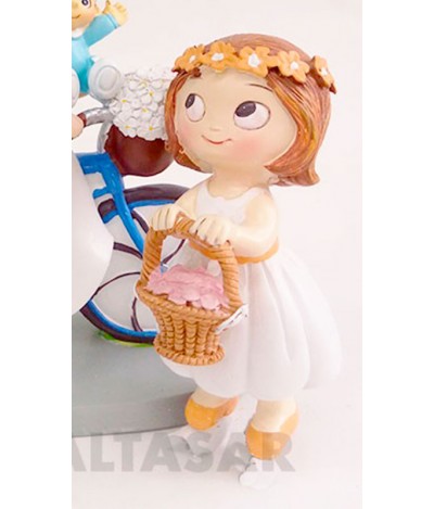 Figura niña cesta boda para pastel 